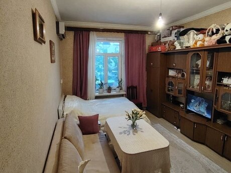 1 otaqlı köhnə tikili - Elmlər Akademiyası m. - 30 m²