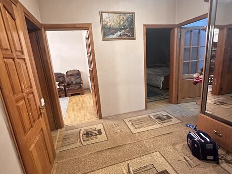 3 otaqlı köhnə tikili - 8-ci mikrorayon q. - 82 m²