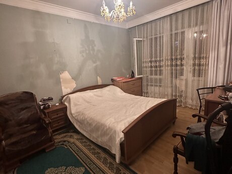 3 otaqlı köhnə tikili - 8-ci mikrorayon q. - 82 m²