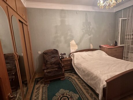 3 otaqlı köhnə tikili - 8-ci mikrorayon q. - 82 m²