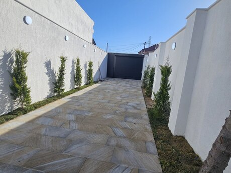 House with Garden, Villa For Sale