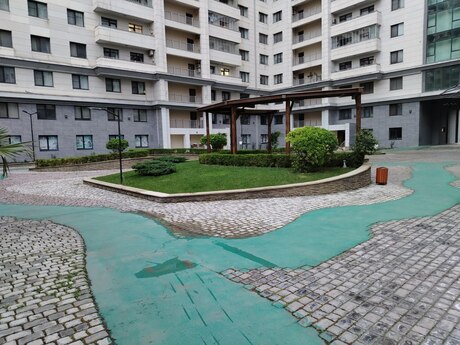 4 otaqlı yeni tikili - İnşaatçılar m. - 232 m²