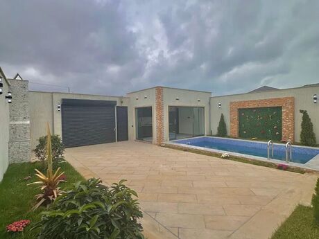 4 otaqlı həyət evi/bağ evi - Şüvəlan q. - 170 m²