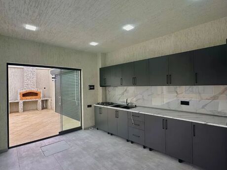 4 otaqlı həyət evi/bağ evi - Şüvəlan q. - 170 m²