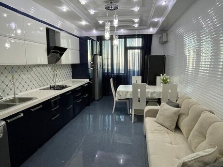 Elan №5897560 - Bakı, 8 Noyabr m., 3 otaqlı, 167 m², 10/18 mərtəbə