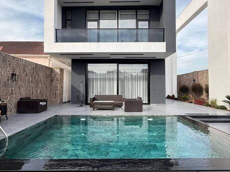 4 otaqlı həyət evi/bağ evi - Mərdəkan q. - 210 m²