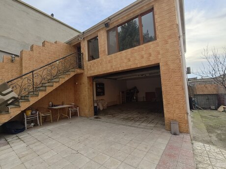 6 otaqlı həyət evi/bağ evi - Bakıxanov q. - 220 m²