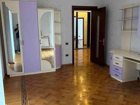 5 otaqlı mənzil, 250 m², 28 May: 750 000 ₼ 5