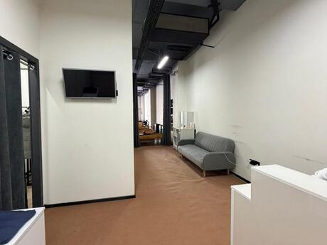1 otaqlı ofis - 28 May m. - 135 m²