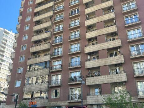 5 otaqlı yeni tikili - 28 May m. - 250 m²