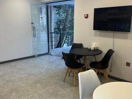 Obyekt - İnşaatçılar m. - 42 m²