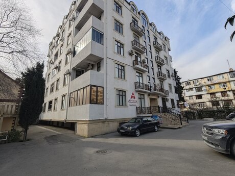 3 otaq · 123 m² · 4/6 mərtəbə, Bakıxanov