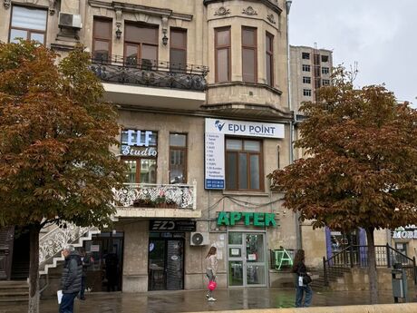 Объявление №5898644 - Баку, м. Низами, 5-комн., 150 м², 2/3 этаж