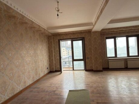 5 otaqlı yeni tikili - Ağ şəhər q. - 200 m²