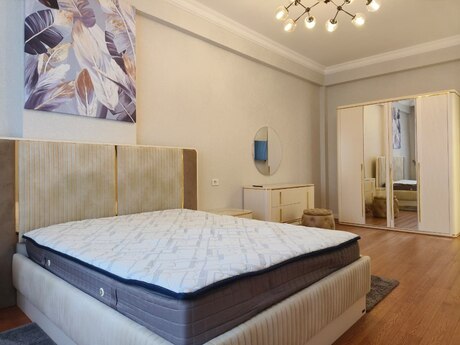 3 otaqlı yeni tikili - Nizami m. - 120 m²