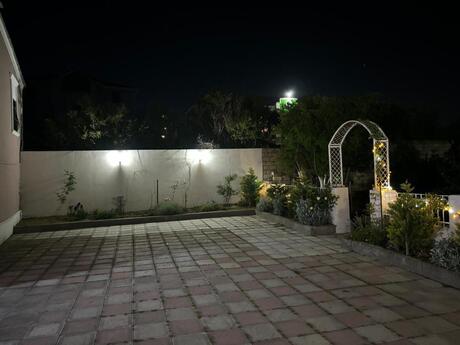 4 otaqlı həyət evi/bağ evi - Novxanı q. - 150 m²
