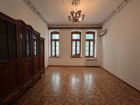 5-комн. офис - м. 28 мая - 200 м²