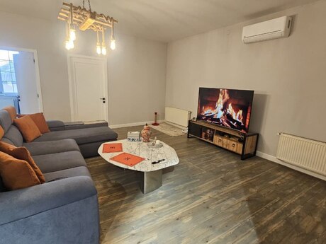 9 otaqlı həyət evi/bağ evi - Xətai r. - 400 m²