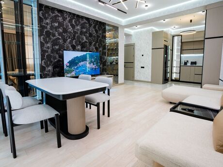 Kirayə 3 otaqlı mənzil, 130 m², Ağ şəhər: 3 000 ₼/ay 3