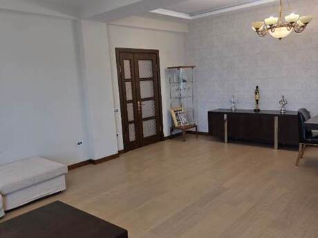 4-комнатная квартира, 186 м², 28 May: 650 000 ₼ 4