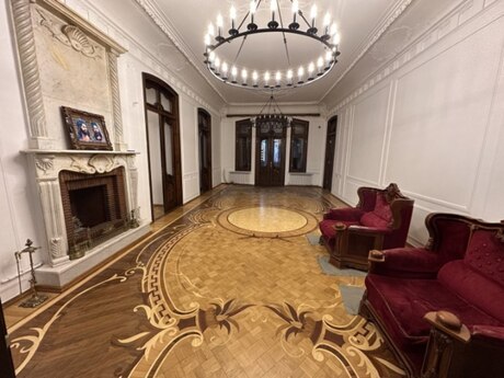 4-комн. офис - м. 28 мая - 200 м²