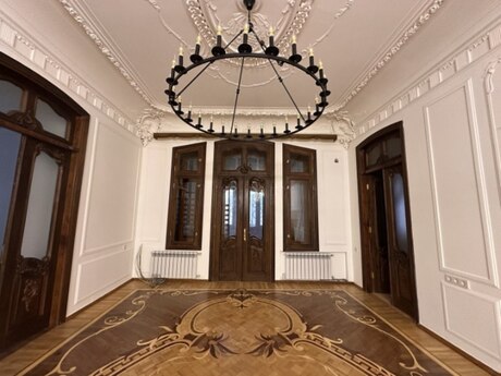 4-комн. офис - м. 28 мая - 200 м²