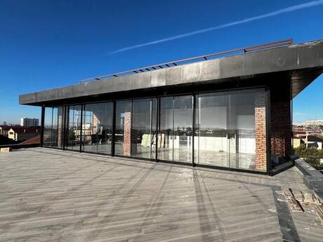 7 otaqlı həyət evi/bağ evi - Ağ şəhər q. - 800 m²