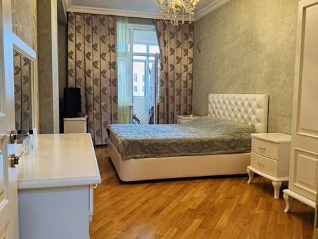 3 otaqlı mənzil, 130 m², Neftçilər: 316 000 ₼ 2