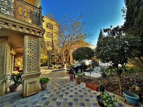 9 otaqlı həyət evi/bağ evi - Biləcəri q. - 800 m²