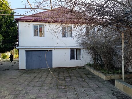 5 otaqlı həyət evi/bağ evi - Novxanı q. - 160 m²