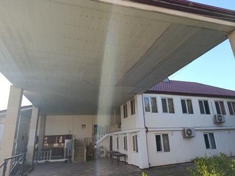 5 otaqlı həyət evi/bağ evi - Novxanı q. - 160 m²