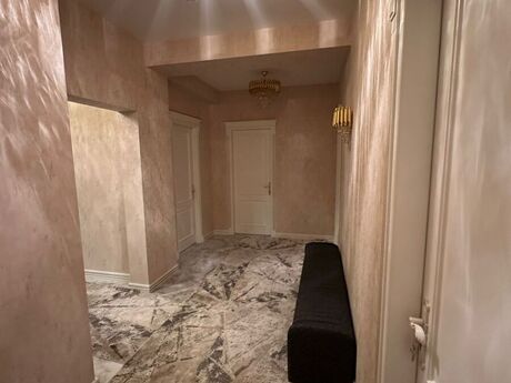 5 otaqlı yeni tikili - Nəsimi r. - 175 m²