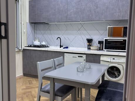 3 otaqlı köhnə tikili - Sahil m. - 85 m²