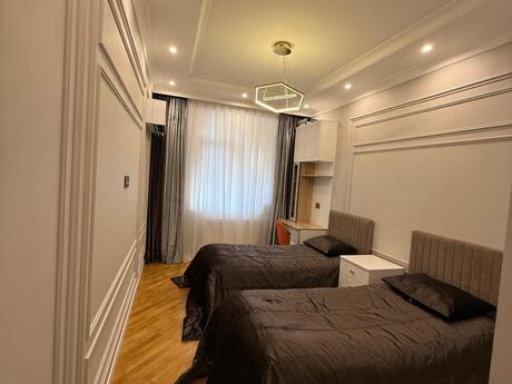 4 otaqlı yeni tikili - Xalqlar Dostluğu m. - 180 m²