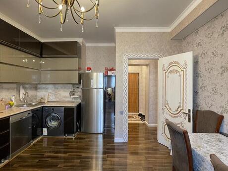 4-room apartment, 137 m², 8 Noyabr: 400 000 ₼ 5