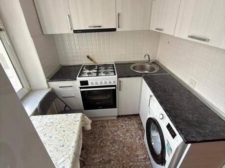3 otaqlı köhnə tikili - Şah İsmayıl Xətai m. - 78 m²