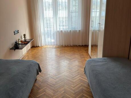 3 otaqlı köhnə tikili - Şah İsmayıl Xətai m. - 78 m²