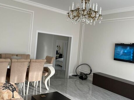 3 otaqlı həyət evi/bağ evi - Badamdar q. - 200 m²