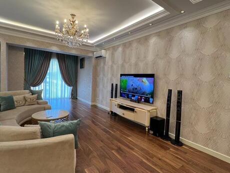 3 otaqlı yeni tikili - Şah İsmayıl Xətai m. - 141 m²