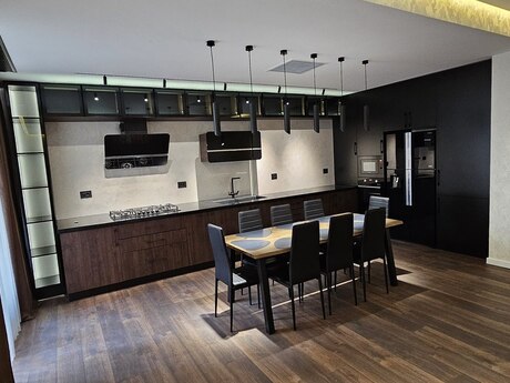 4 otaqlı yeni tikili - Ağ şəhər q. - 180 m²