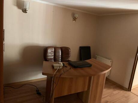 5 otaqlı ofis - Səbail r. - 100 m²