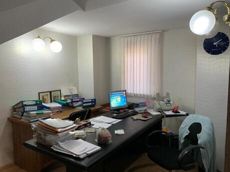 5 otaqlı ofis - Səbail r. - 100 m²