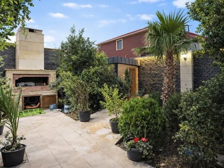 4 otaqlı həyət evi/bağ evi - Mərdəkan q. - 300 m²
