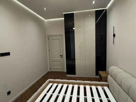 3 otaqlı yeni tikili - 28 May m. - 130 m²
