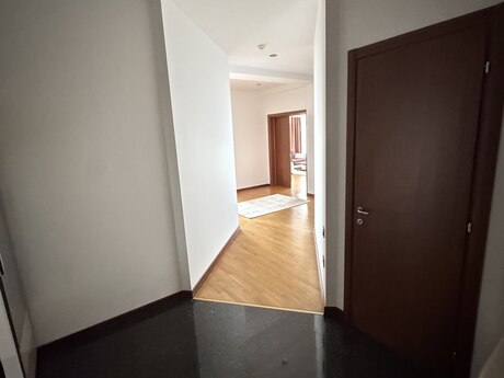 3-комн. новостройка - м. Шах Исмаил Хатаи - 160 м²