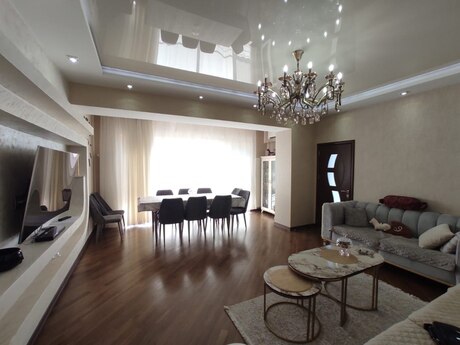 4 otaqlı yeni tikili - Şah İsmayıl Xətai m. - 183 m²