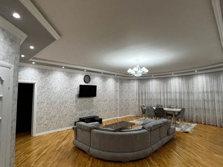 Сдаётся 3-комнатная квартира в новостройке, 28 May, 134 м², 1 400 AZN/мес, фото 3 / 12