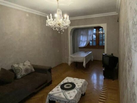 4 otaqlı köhnə tikili - Həzi Aslanov m. - 95 m²