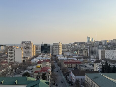м. Низами