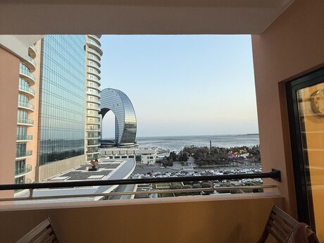 4 otaqlı yeni tikili - 28 May m. - 220 m²